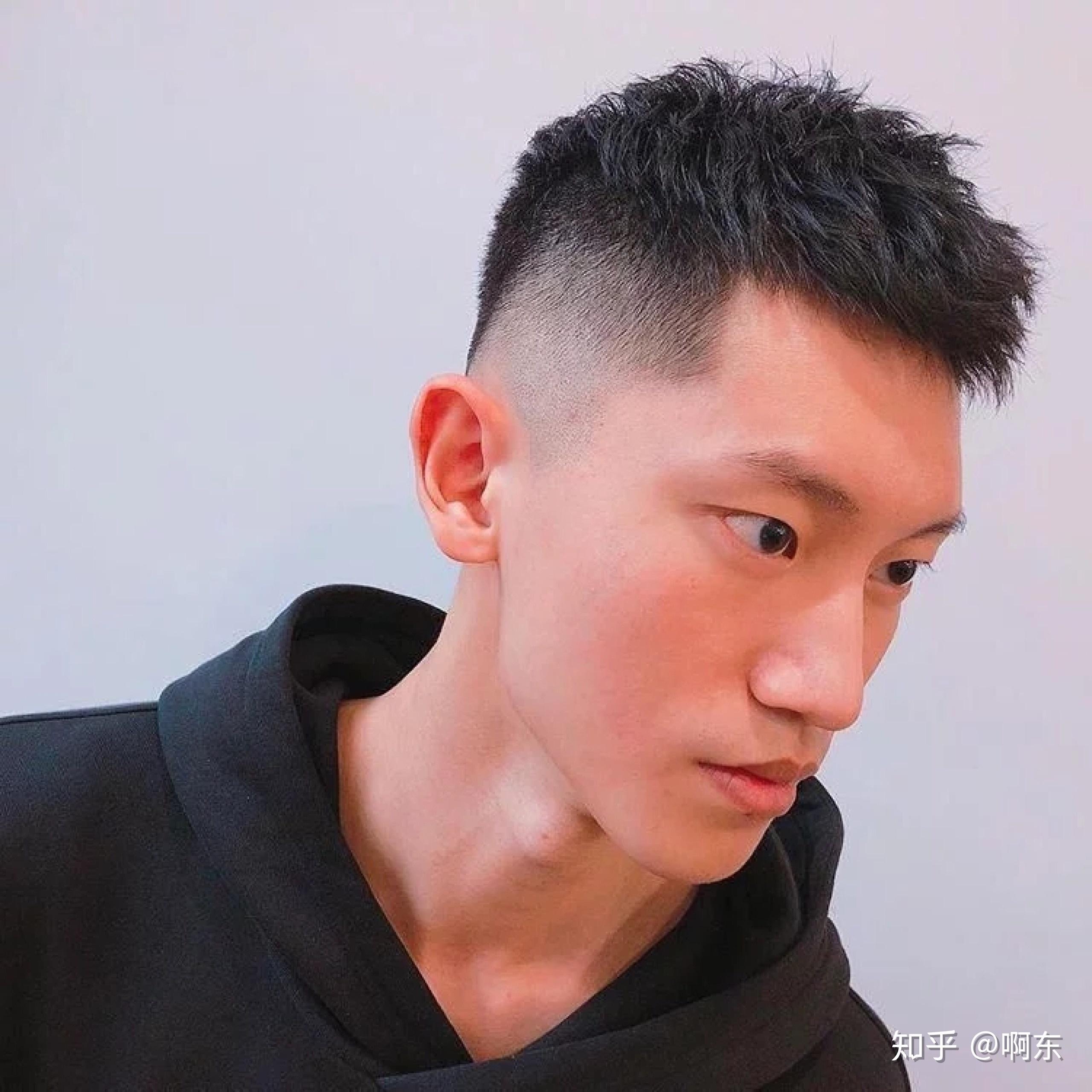 有什么适合矮个子男生的发型?