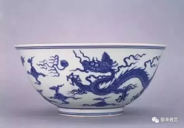 中国古美術・大明成化年製款 斗彩鸳鸯蓮紋杯一対・木箱付・観賞用・禮品・茶器・酒具 中国古美術・大明成化年製款 斗彩鸳鸯蓮紋杯一対・木箱付・観賞