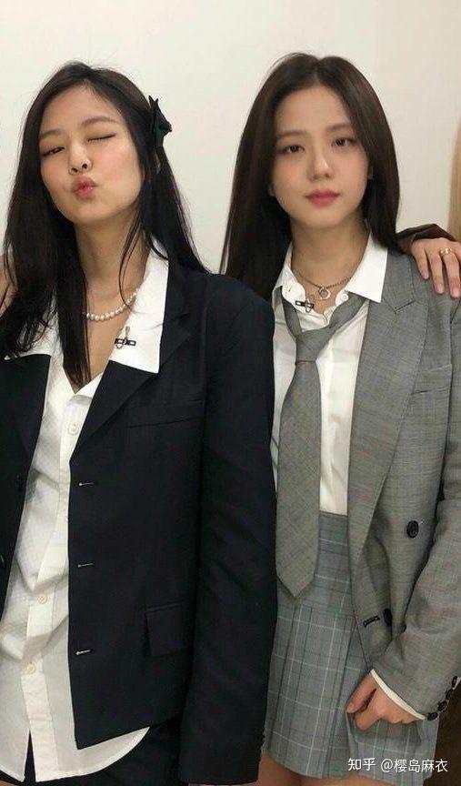 为什么irene和jisoo同为组合门面但irene就是人气top而jisoo就是组合