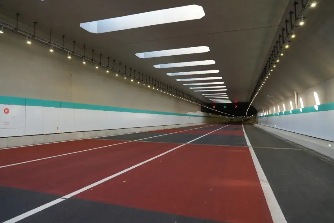 为什么高速公路的隧道没有应急车道呢