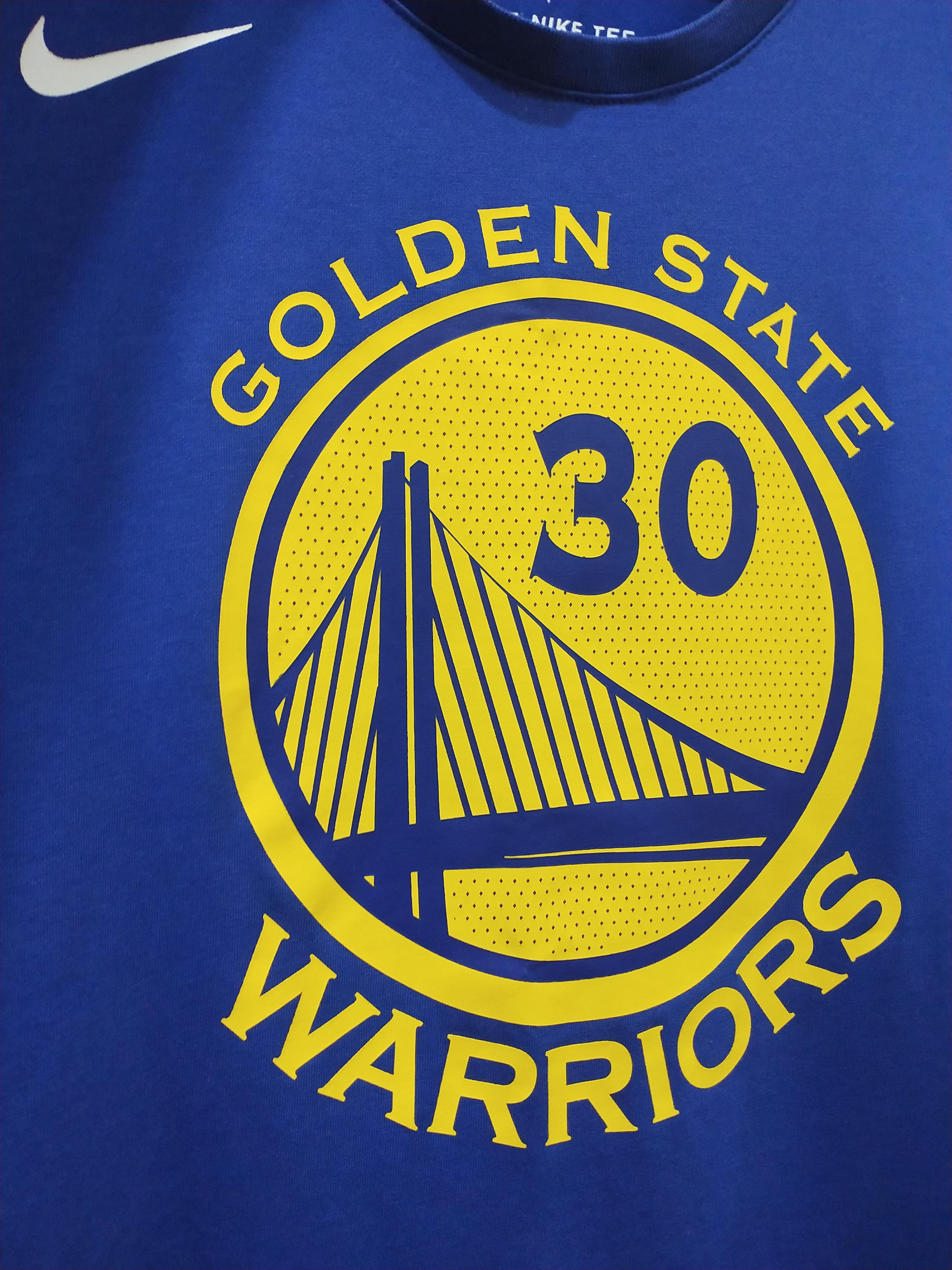 请问库里30号的t恤面料怎样啊(白的,蓝的),给个近照图,最近想入手了