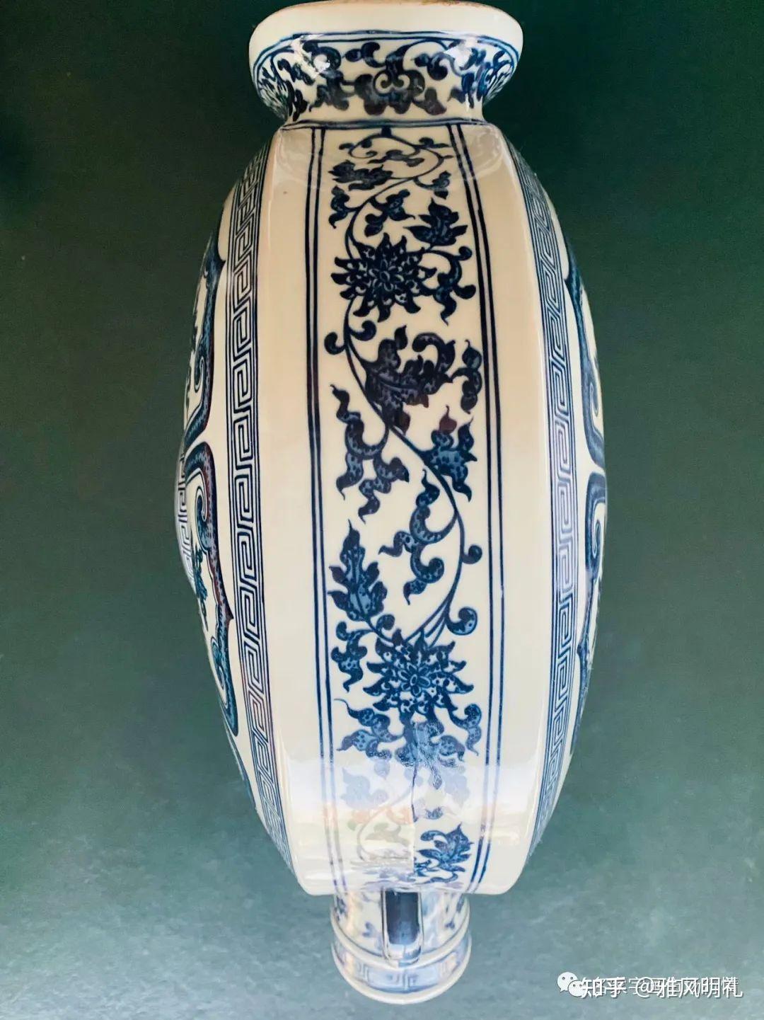 中国古美術　清時代 乾隆年製　青花花卉文　青花瓷 花瓶y117 中国古美術 清時代 乾隆年製 青花花卉文 青花瓷 花瓶y117