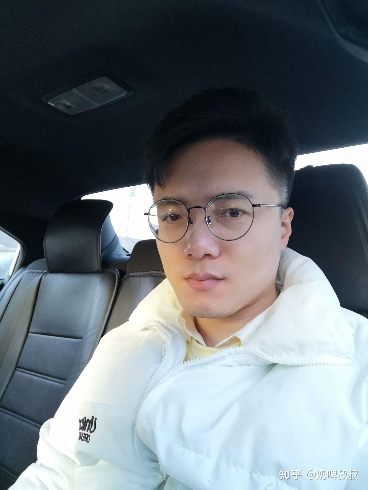 40岁(中年)还不油腻的男人长什么样?过着怎样的生活? - 知乎