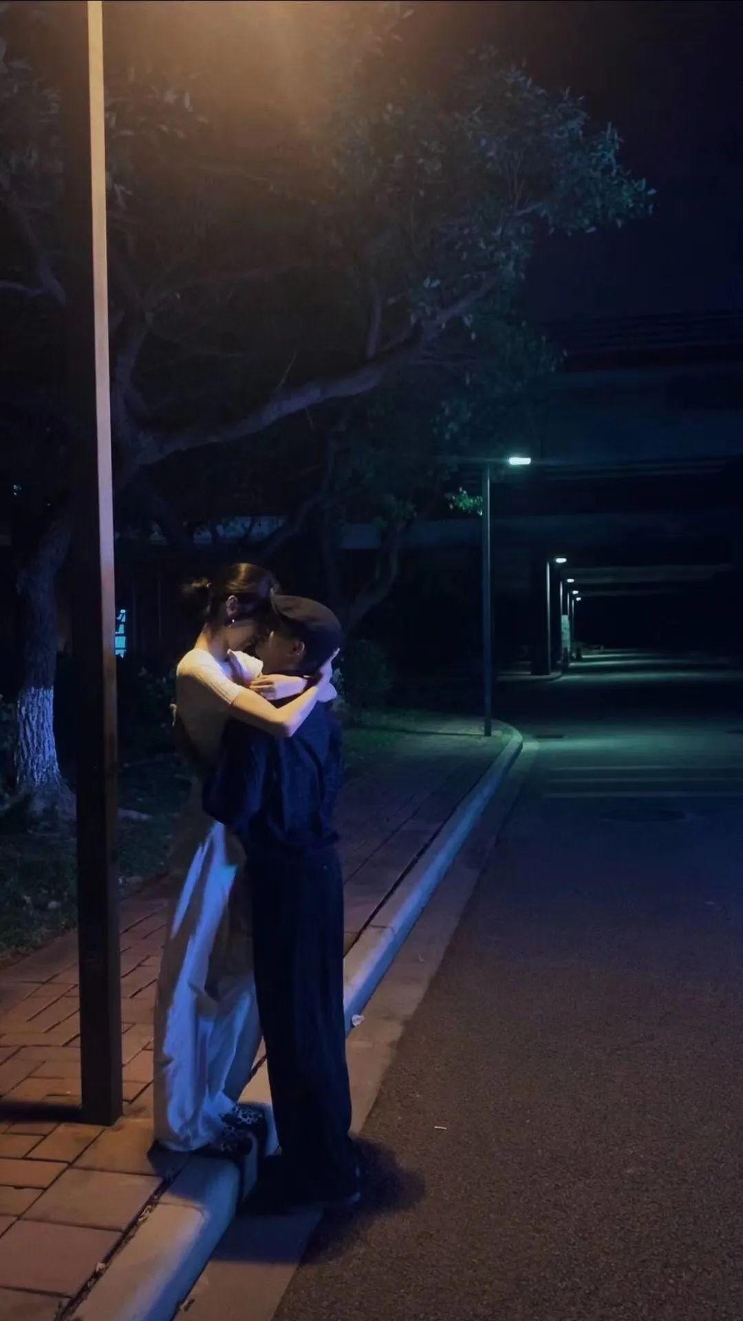 有没有好看的情侣官宣配图