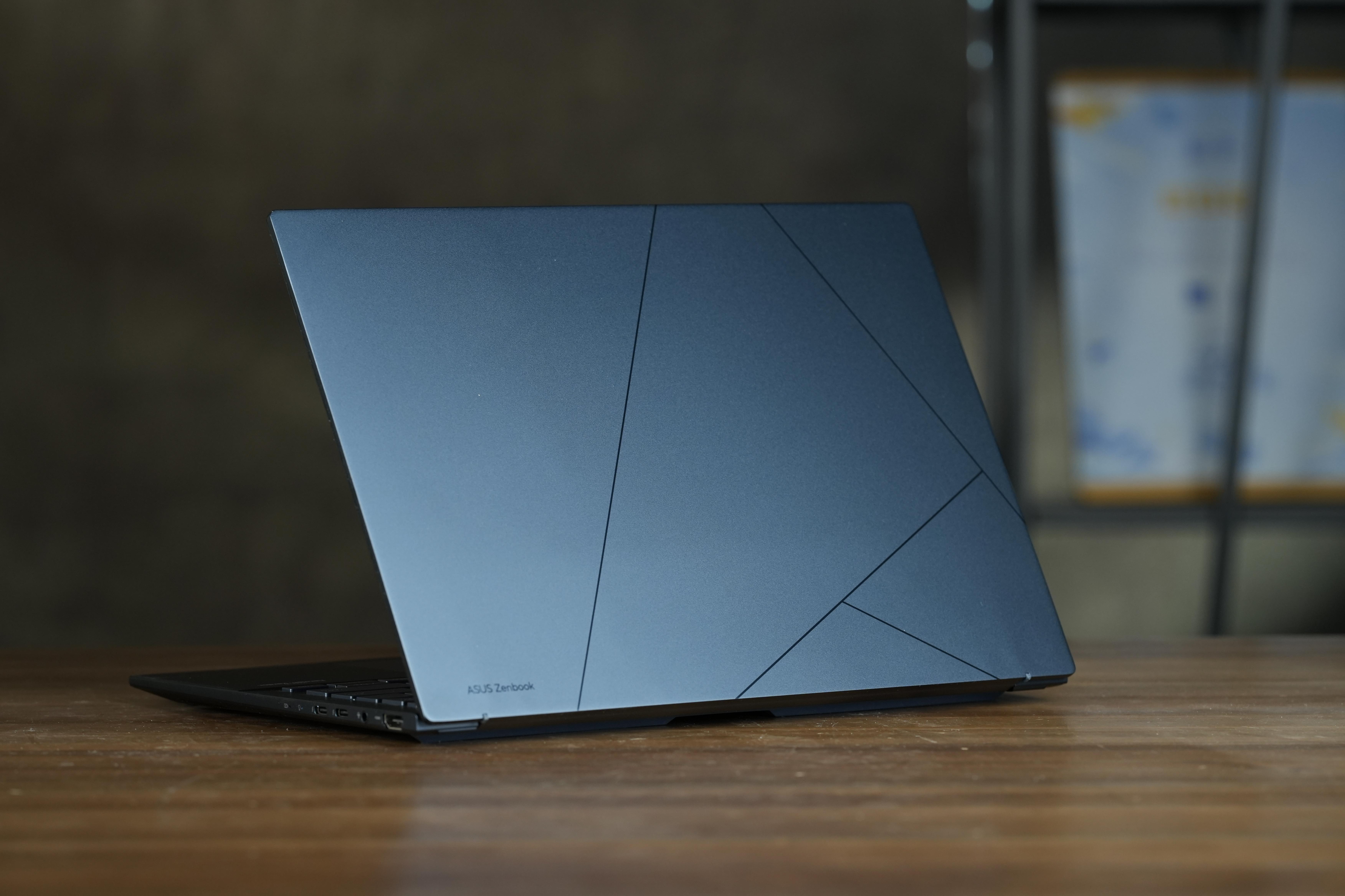 华硕灵耀142024预约已开启作为首台搭载酷睿ultra的笔记本电脑你对它