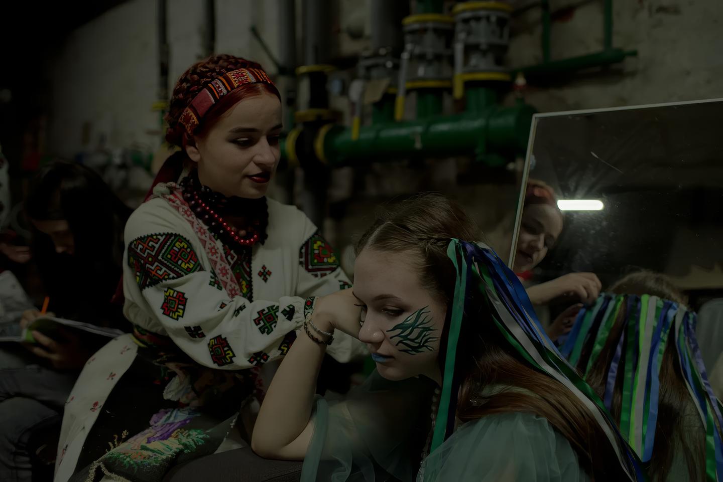 蒂穆尔剧院幕后