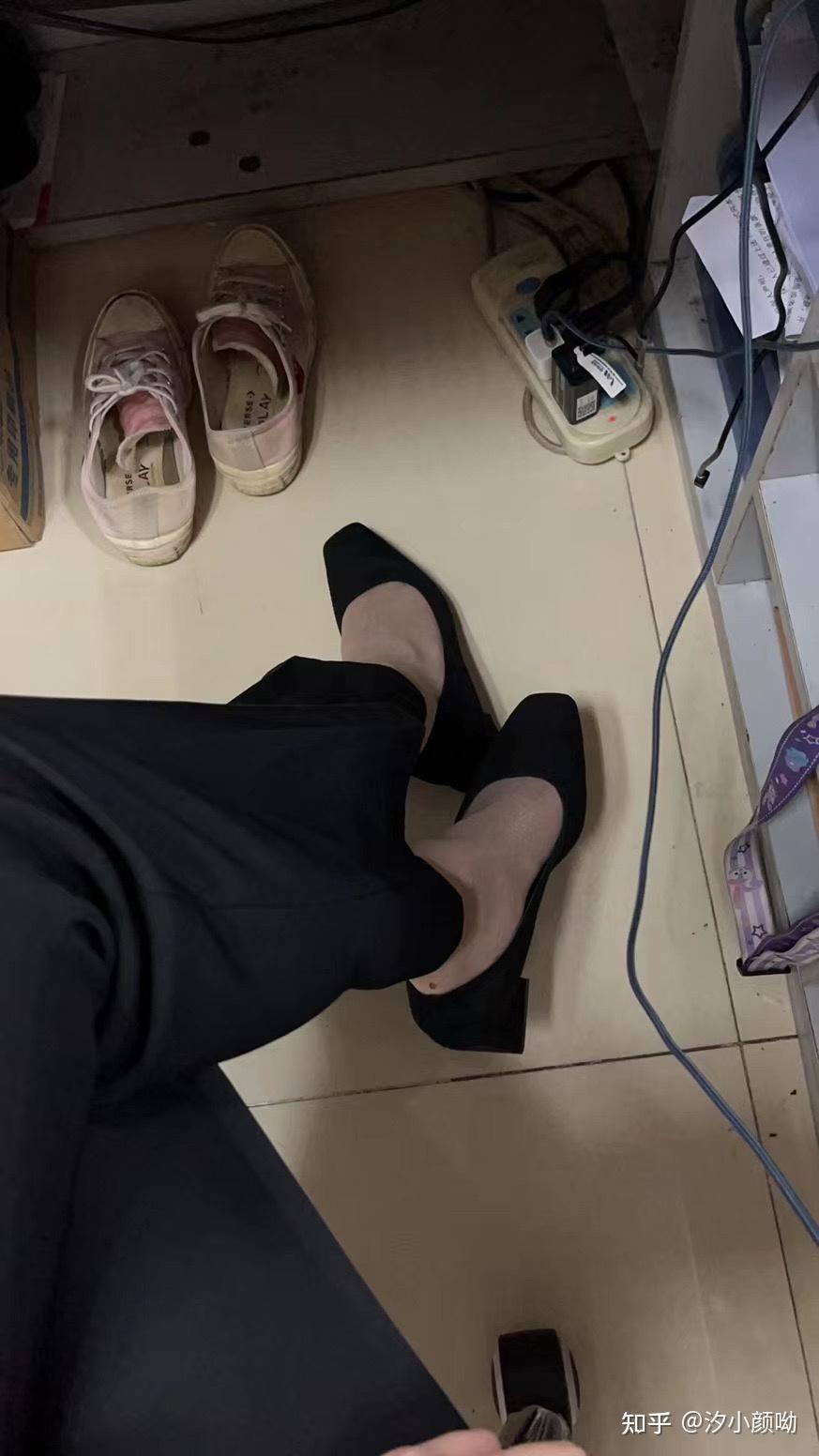 为什么女生脚这么臭? - 知乎