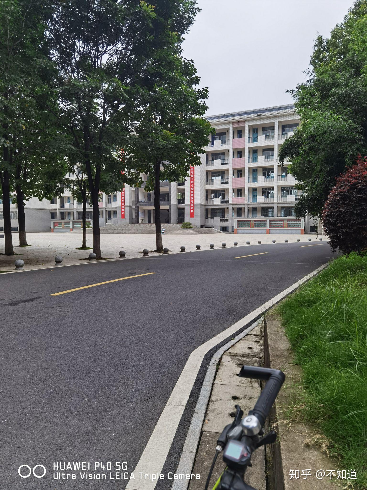 有没有人愿意分享下澧县一中的照片谢谢