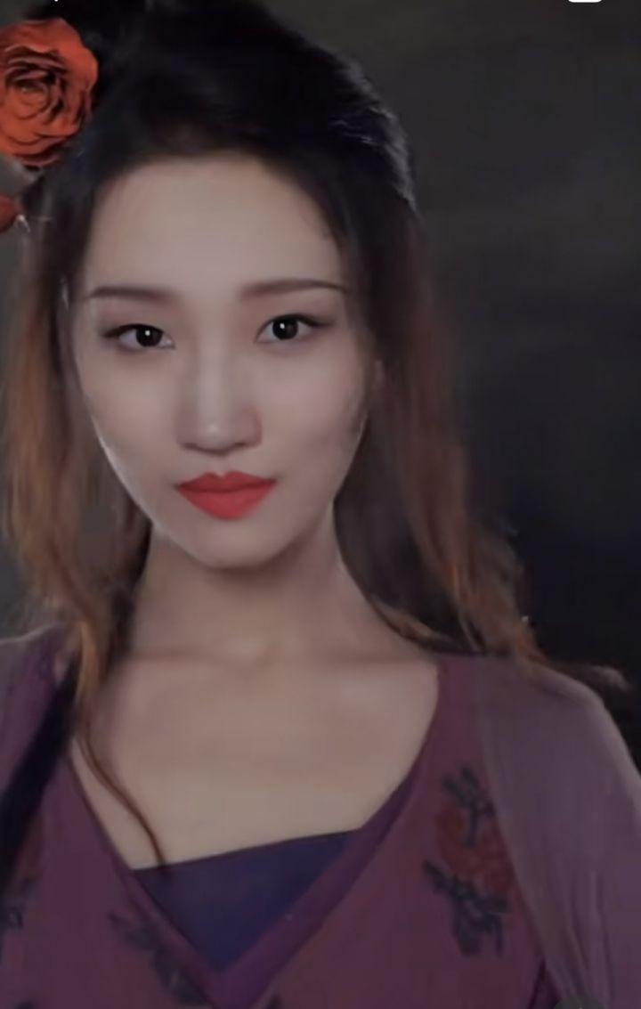 商女虽唱后庭花,隔江亦知亡国恨.