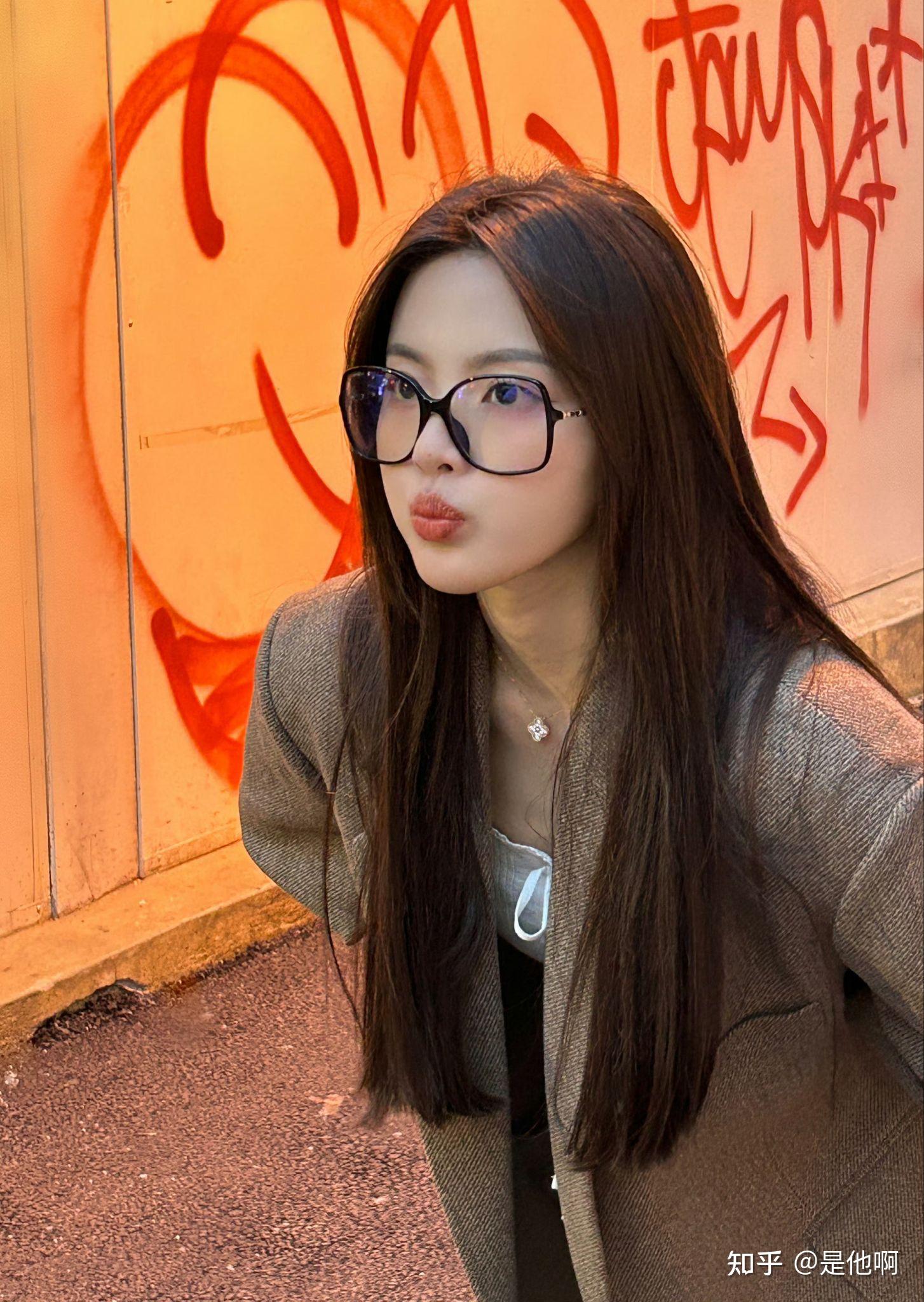 为什么感觉杨超越特别会穿衣服? - 知乎