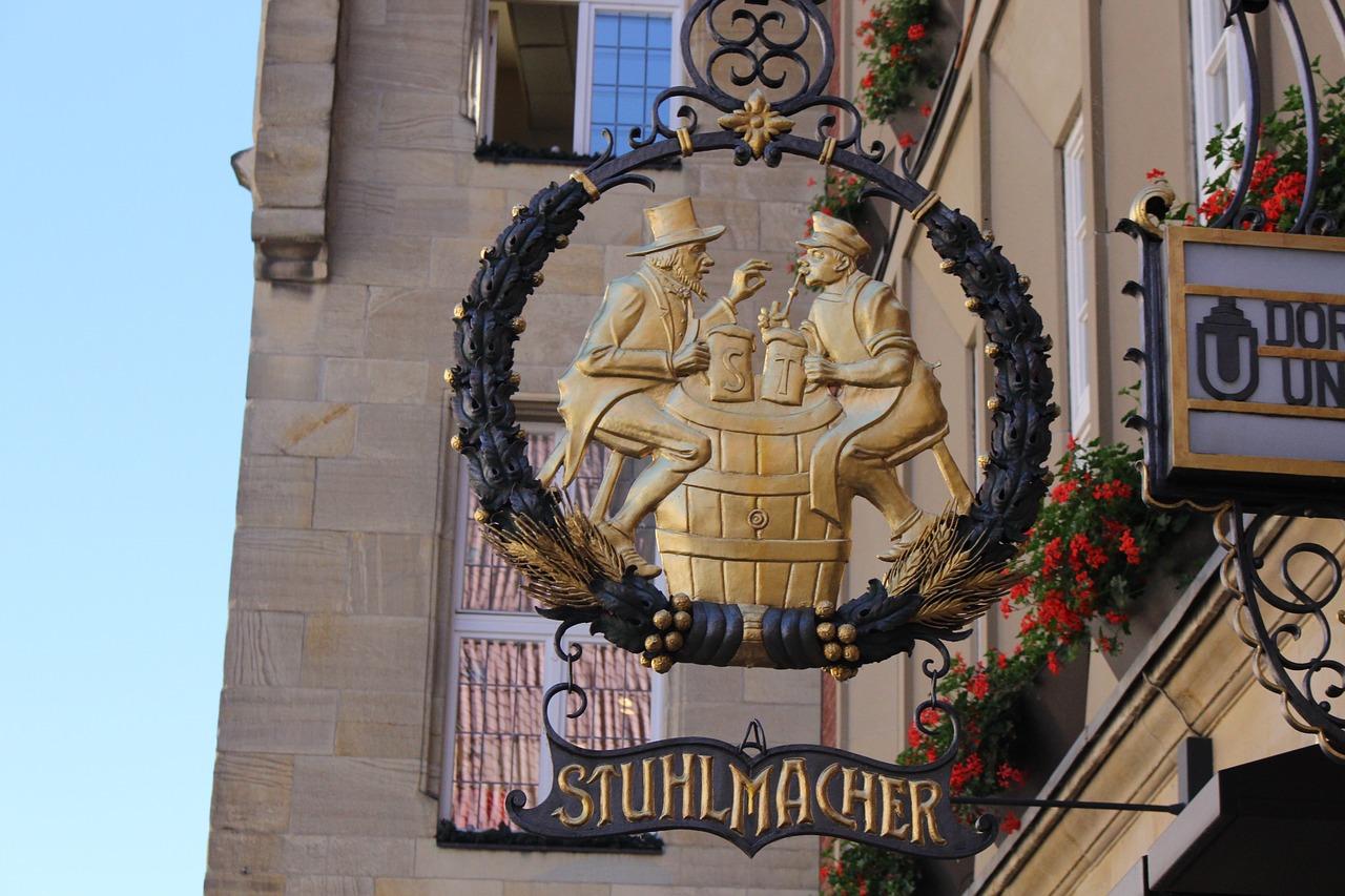 如何区分墙和栏板