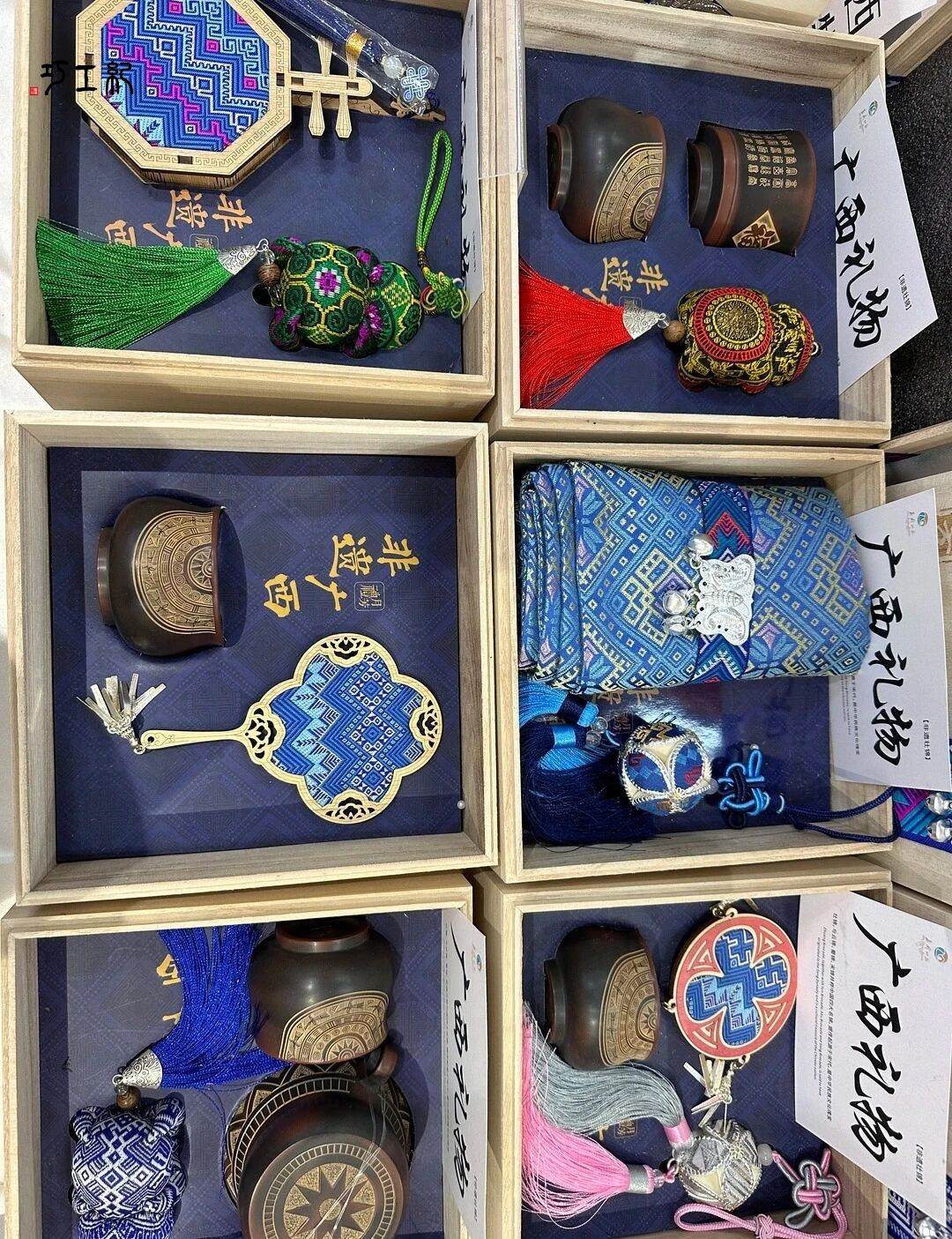 【何解华锦】一文分清云锦、蜀锦、宋锦、壮锦!谁才是古代面料“鄙视链”顶端的真顶流? - 知乎