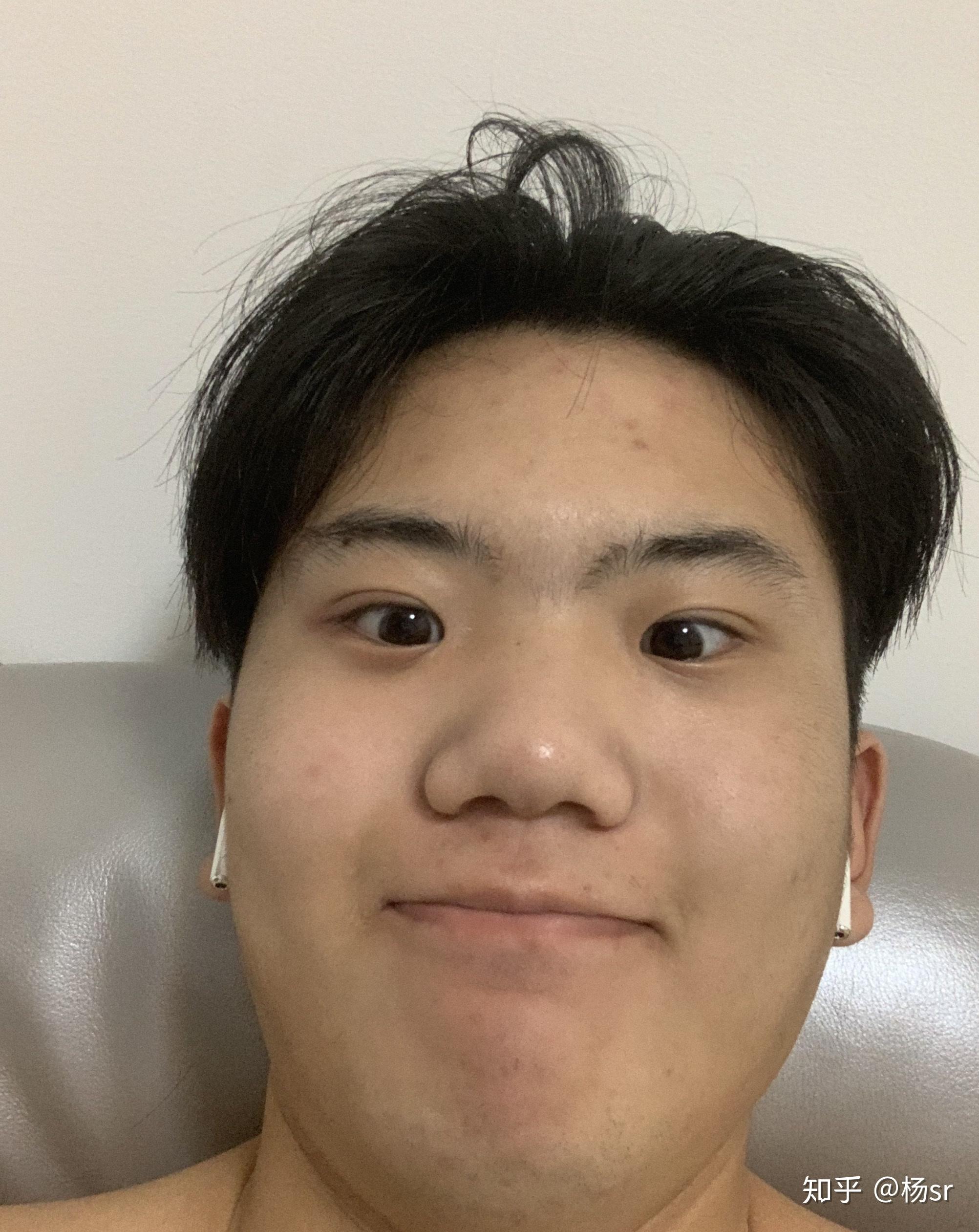 青春期的男生都是什么时候剃胡子