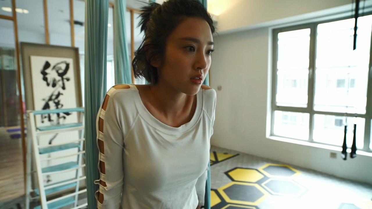 [明星]唐艺昕近距离拍摄瑜伽紧身高清视频[2v-3.95G-1080P]-佳人吧