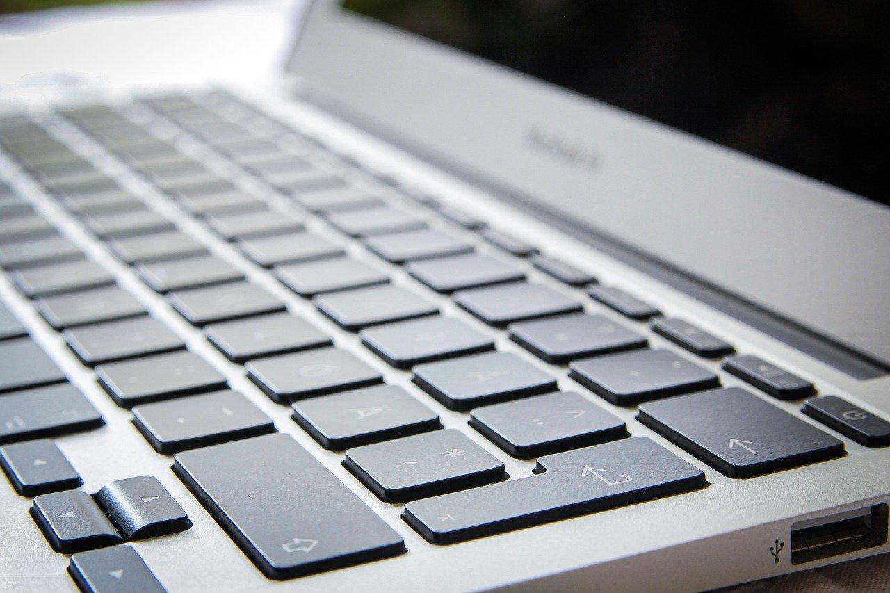 如何安装电脑键盘