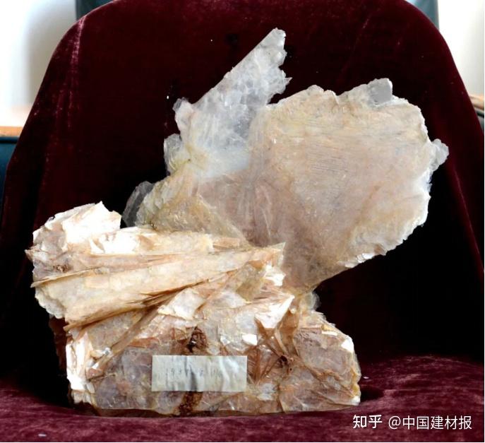 人工晶体院:中国第一块合成云母 - 知乎