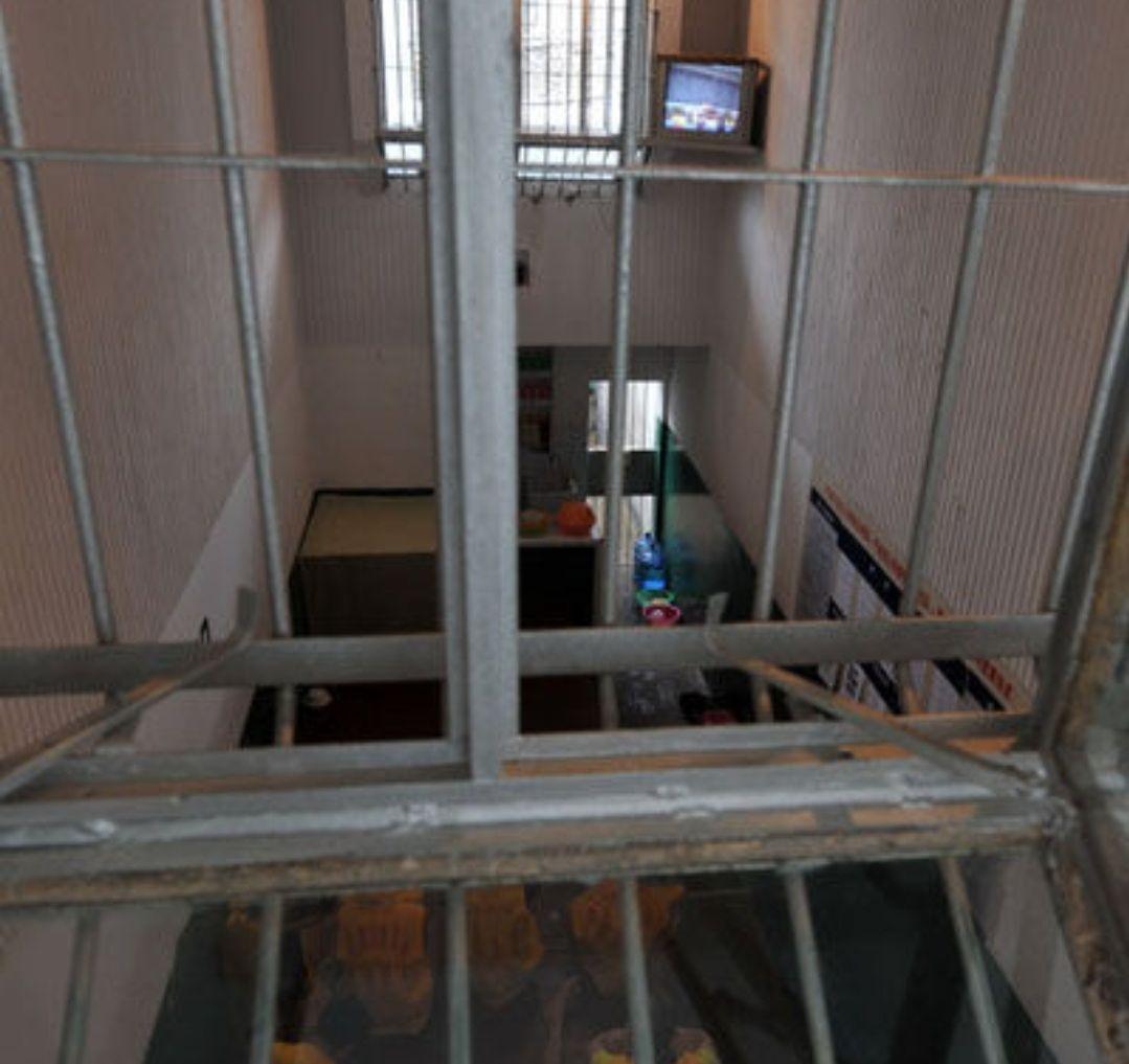 看守所里的生活是怎样的