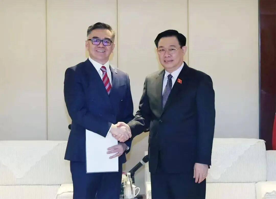 王成接棒李东生:扛起海外再造五个TCL重任 - 知乎