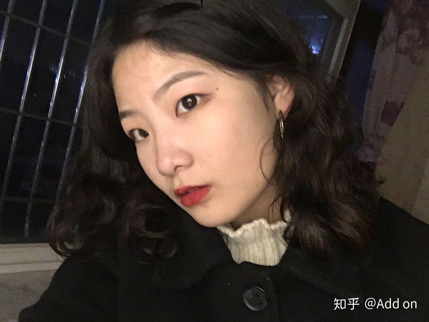 請問有沒有單眼皮小眼睛塌鼻樑小嘴巴圓臉好看的女生?