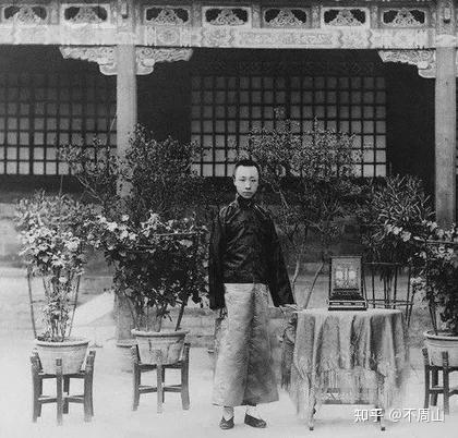 老照片：图文解说末代皇帝溥仪的一生 - 知乎