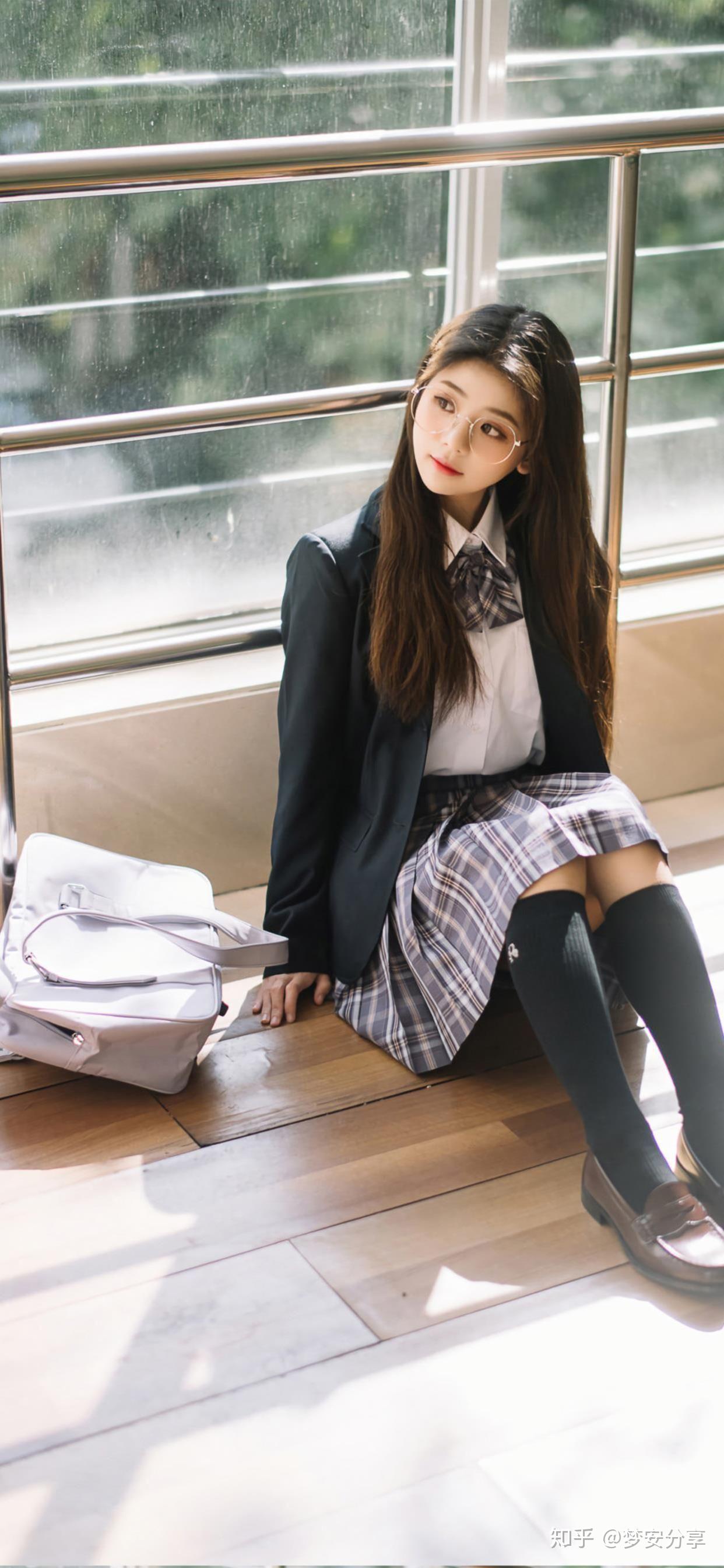 有没有穿jk制服的小姐姐的壁纸呀