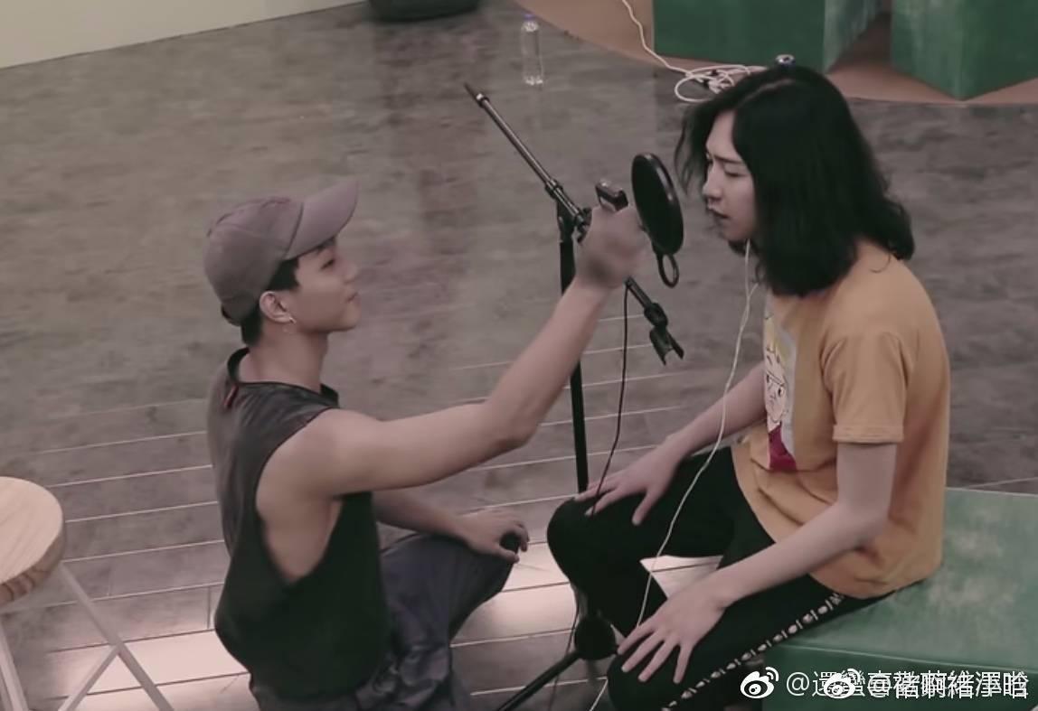 明日之子许含光是怎么和蔡维泽交上朋友的