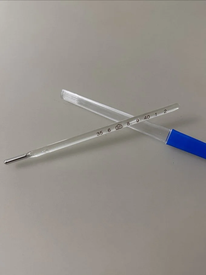 水银体温计血压计明年起禁产，‌告别水银体温计后，电子体温计、额温枪和耳温枪哪个更靠谱？如何选择？