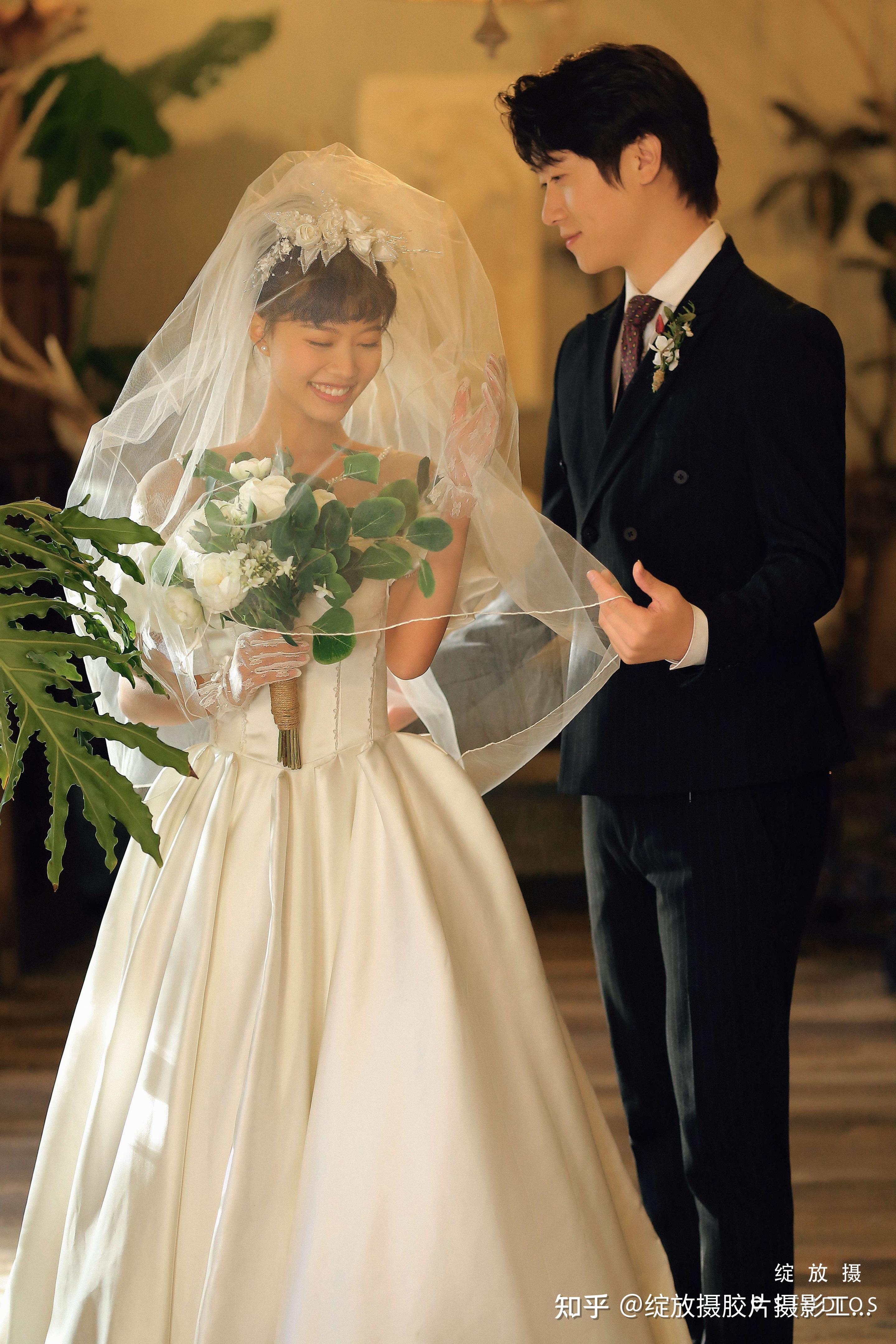 拍结婚照穿什么衣服