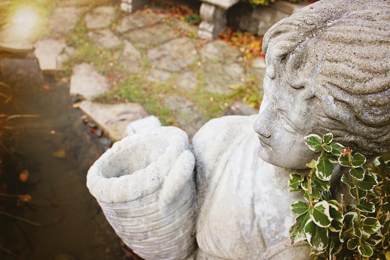 4. 象征意义深挖掘