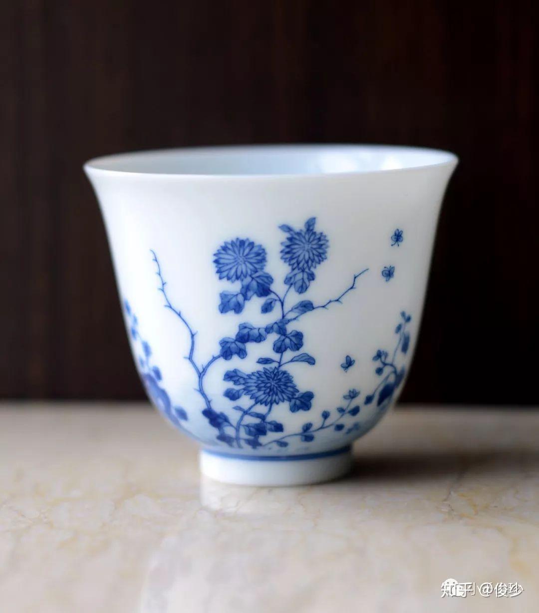 清康熙 【大清康熙年製】在銘 康熙十二花神詩文杯一対(C-63) A RARE WUCAI 'MONTH' CUP KANGXI MARK AND PERIOD | 清康熙五彩