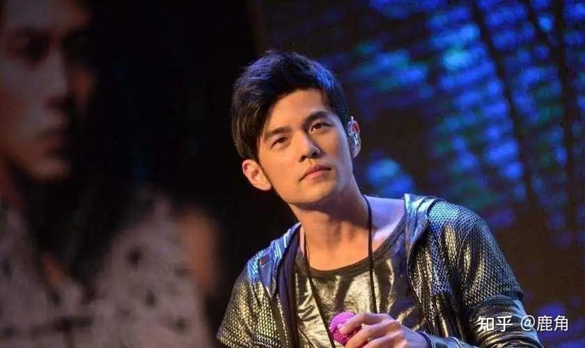 有种整容叫周杰伦结婚老婆昆凌变化不大他却像换个人