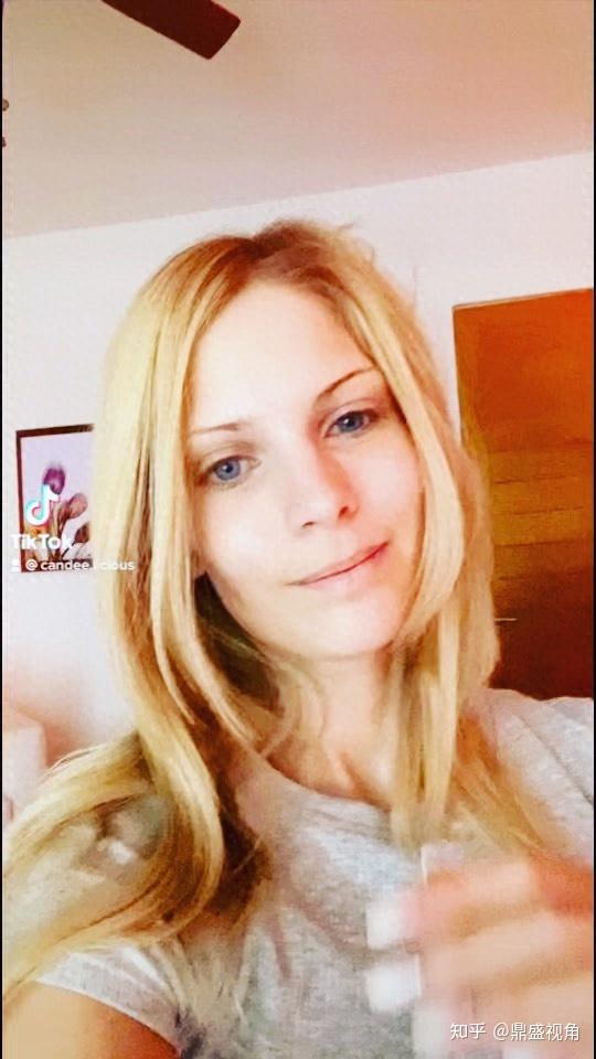 坎迪·利西斯(Candee Licious)，来自匈牙利的，完美双馨女演员 - 知乎