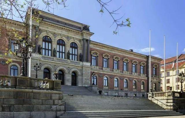 上海大学悉尼工商学院4 0中外合作办学,国内成立最早的中外合作商学院