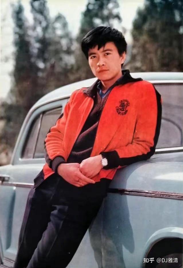 80年代风头无双的周里京,他的“沉没”,是娱乐圈的悲哀与损失 - 知乎