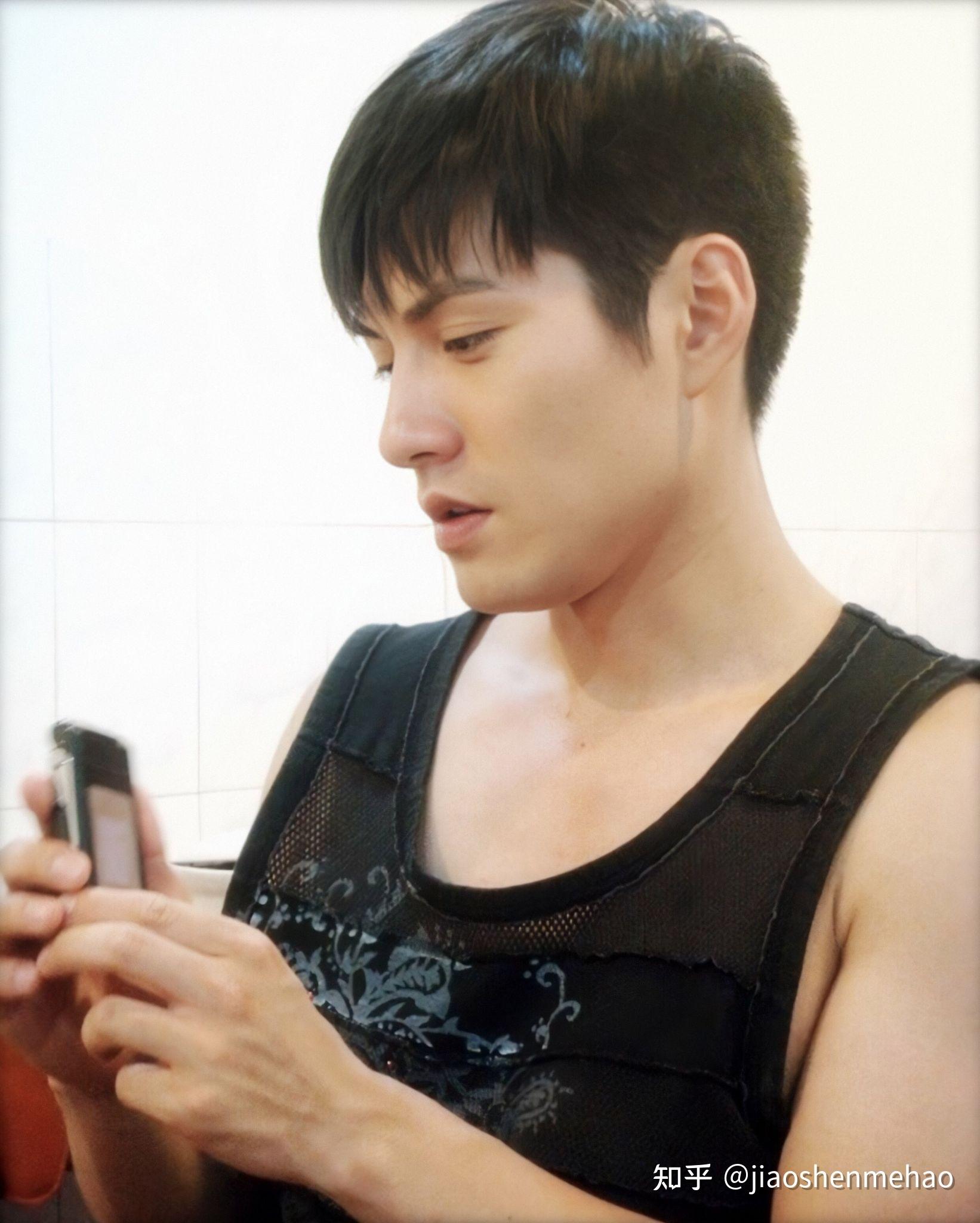 为什么严宽这么帅还有没有这种帅哥了