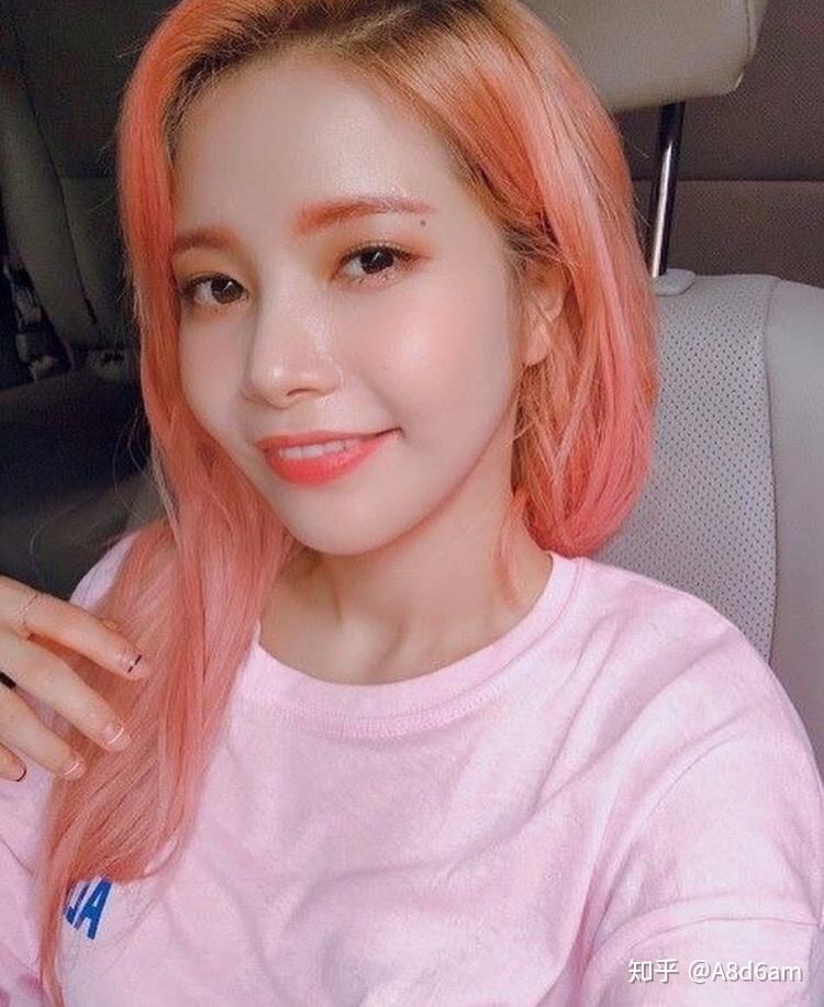 怎样看待mamamoo的金容仙托胸