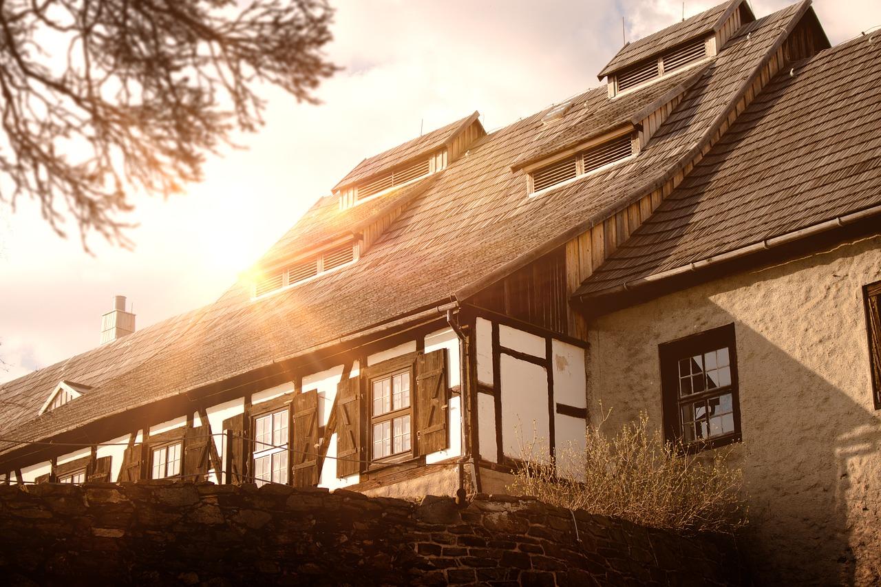 2. 钢筋混凝土墙体