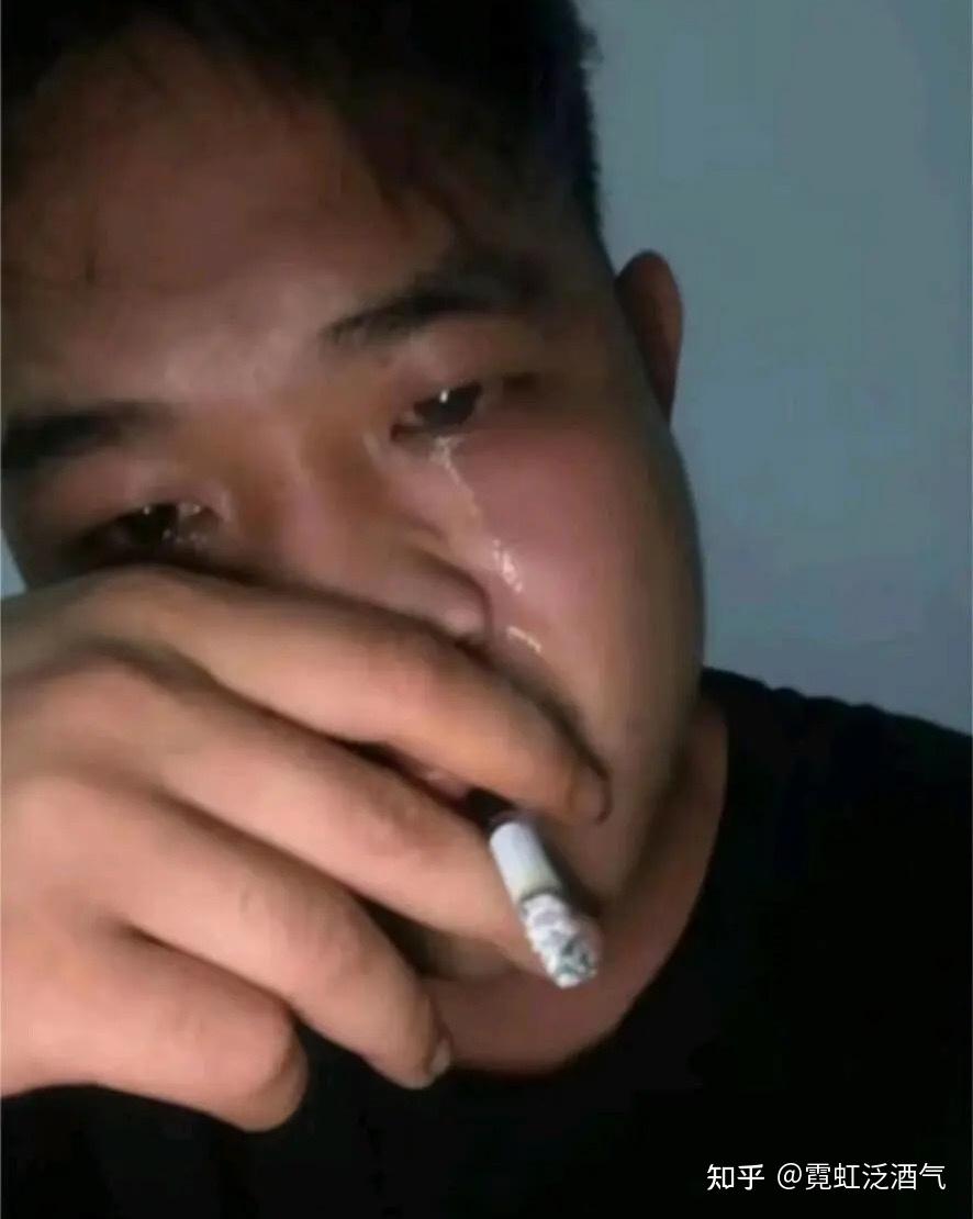 上班路上早餐掉地上了突然一下眼睛泛红想哭这样真的矫情吗