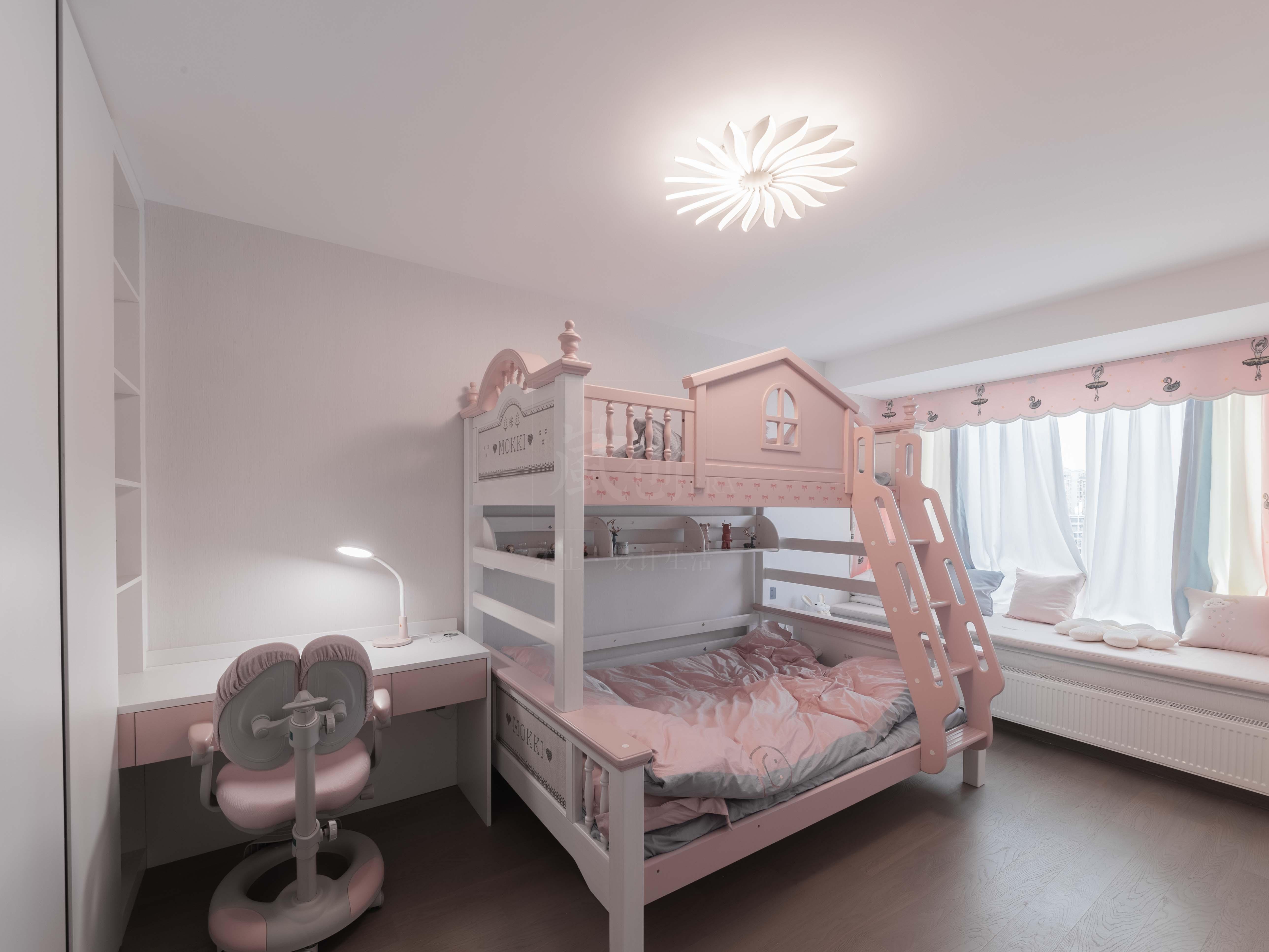 双胞胎女孩的房间怎样设计美观又实用?