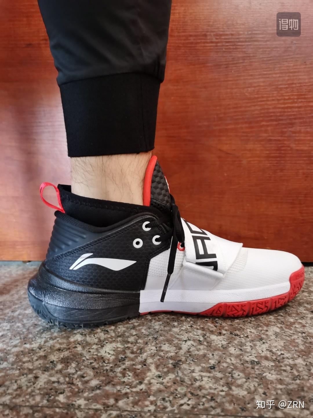 打篮球有什么性价比高的射手鞋推荐?本人178 130.