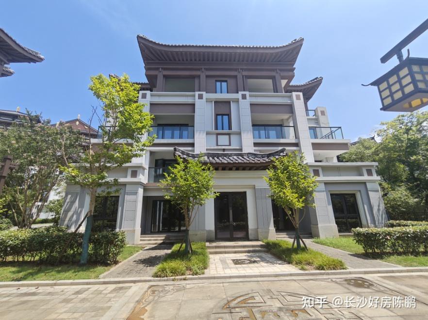 长沙别墅，总价93万：新中式，上叠带阁楼、下叠双花园；还送车位！ - 知乎