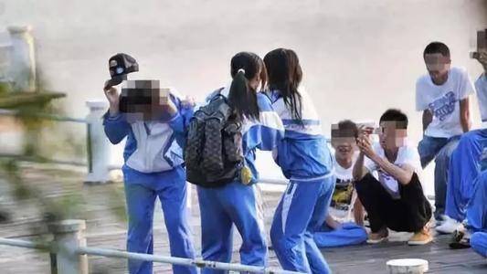 校园暴力的电影 v2-c492b6f3a20de46f22ab7f81da9652d4_1440w.jpg?source=172ae18b