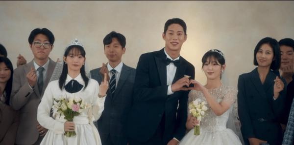 韩剧《因为不想吃亏》甜妹统治世界!40岁演偶像剧,韩国人也吃她这一套!