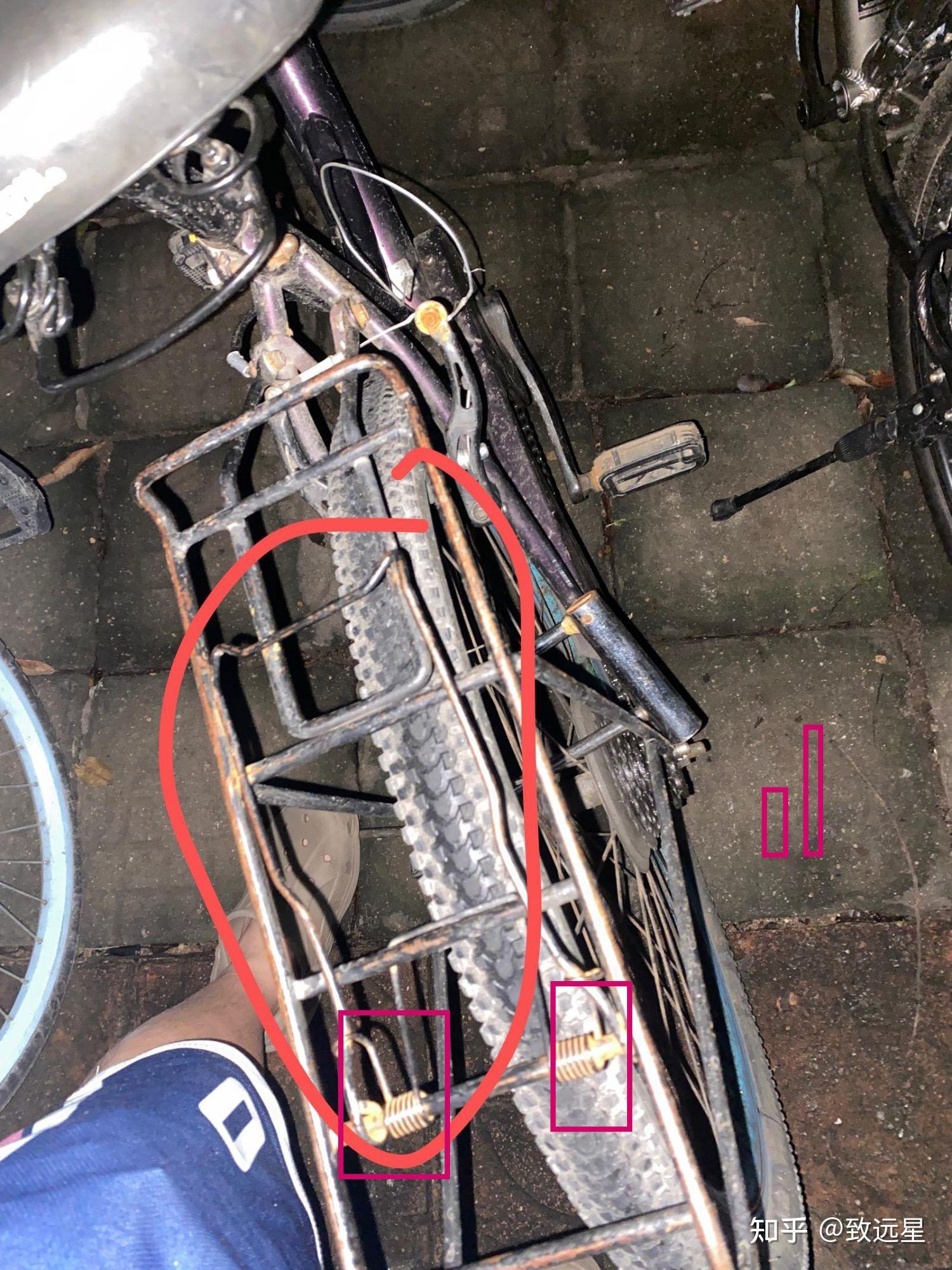 请问自行车后座这个部分怎么拆掉