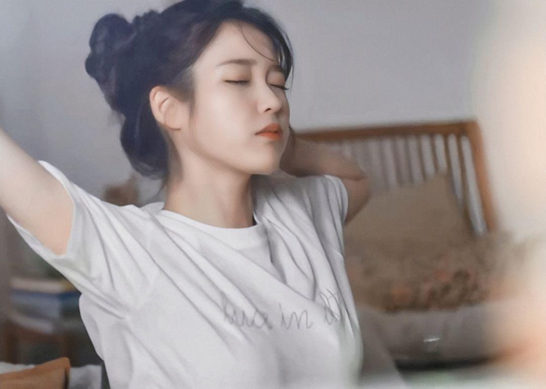 有没有iu丸子头吊带的照片?