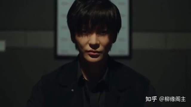 《女心理师》:钱开逸为何喜欢穿着花衬衫,相反贺顿却很朴素 - 知乎