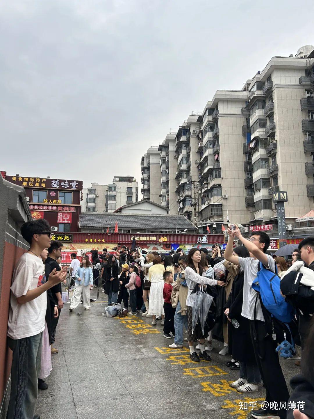 武汉游记丨司门口黄鹤楼红墙打卡实录 - 知乎