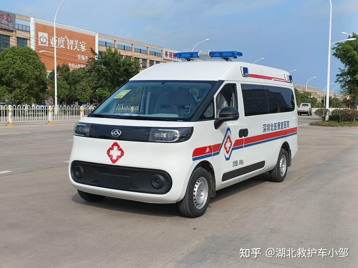 不破不立!燃油专汽时代落幕,随州医疗专用车企业首款新能源救护车落地,行业未来怎么走?