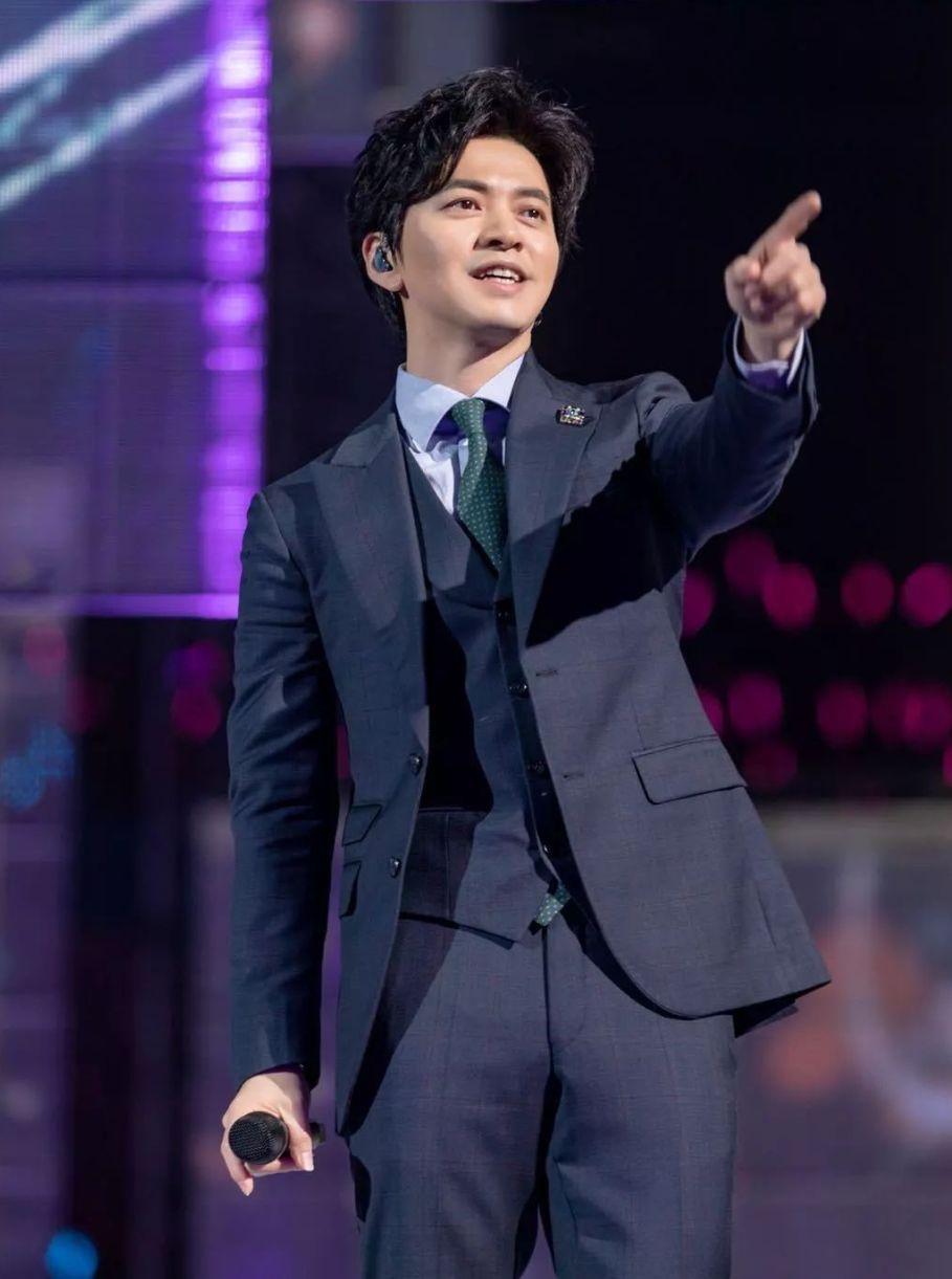 如何客观评价李健的长相和气质