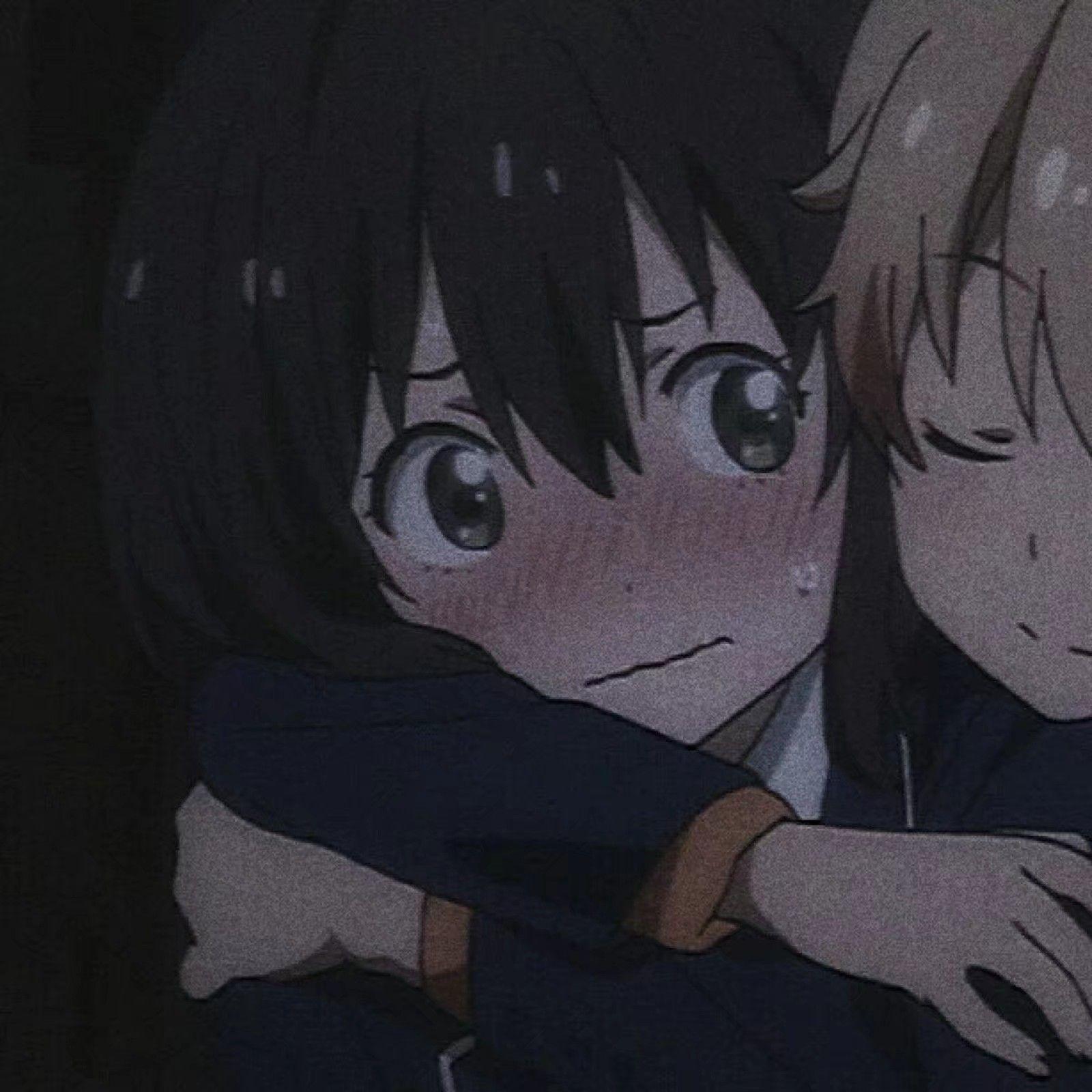 请问有人收藏那种好看的动漫情侣图吗男生一半女生一半的那种